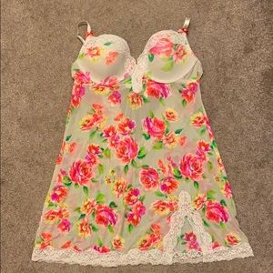 Victoria’s Secret Lingerie Floral print 36c